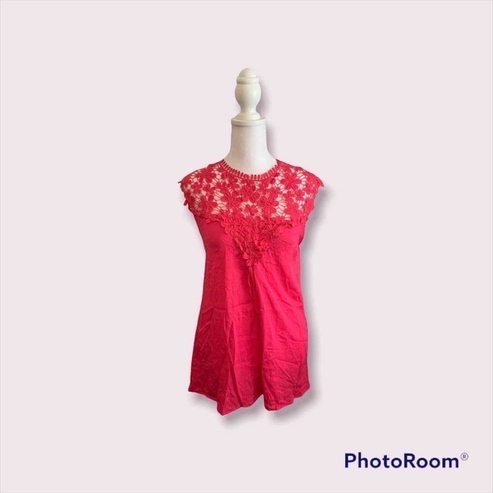 Davi & Dani Pink Macrame Lace Crepe Blouse NWT S - Picture 1 of 7